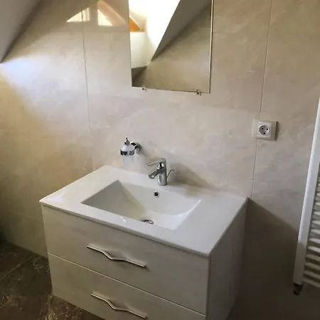 Guest house Kiscsere Vendeghaz 2*