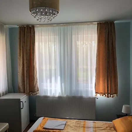Kiscsere Vendeghaz Guest house