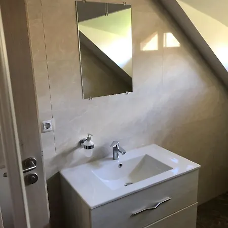 Kiscsere Kallosemjen