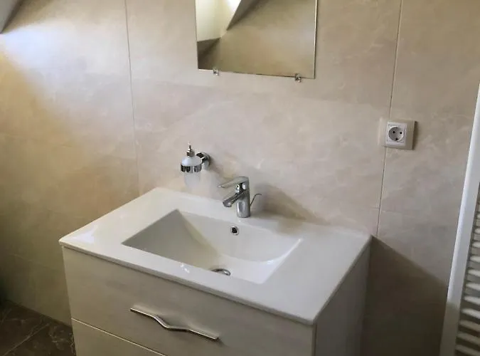 Konukevi Kiscsere Vendeghaz 3*