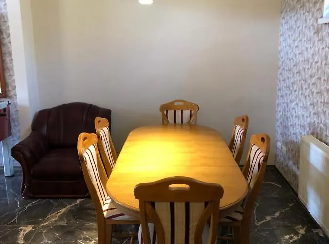 Kiscsere Vendeghaz Konukevi Kallosemjen