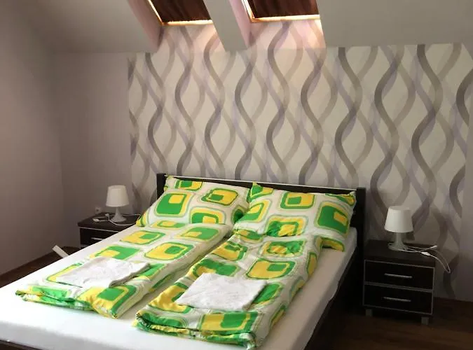 Konukevi Kiscsere Vendeghaz 3*